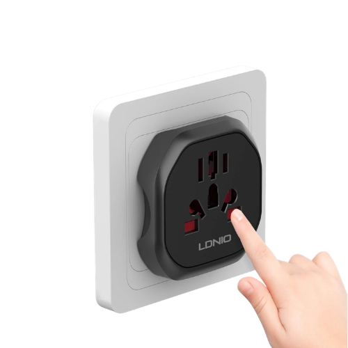 LDNIO Universal Adapter 2500W Z7